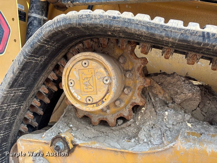 image for item YA4518 2025 Caterpillar 265 tracked skid steer loader