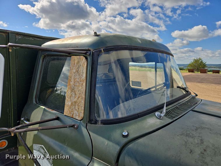 image for item DP8981 1978 International 1600 dump truck