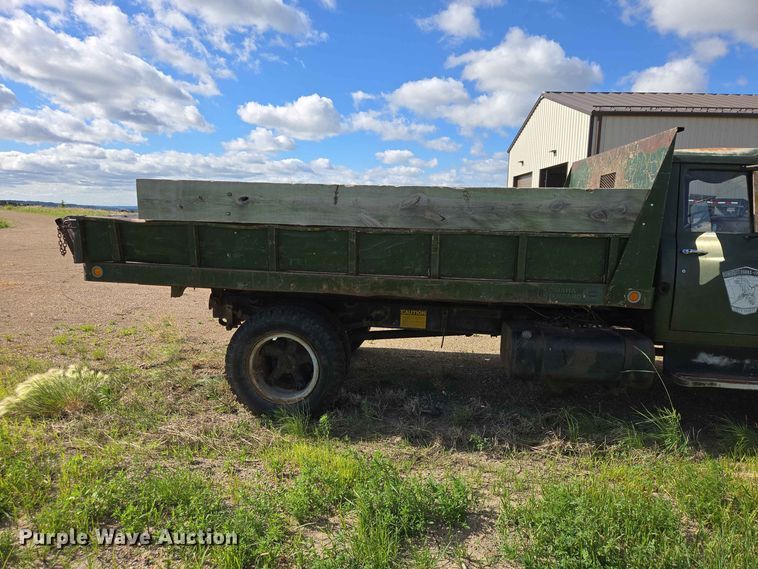 image for item DP8981 1978 International 1600 dump truck