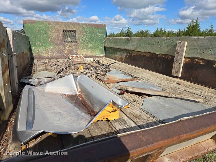 image for item DP8981 1978 International 1600 dump truck