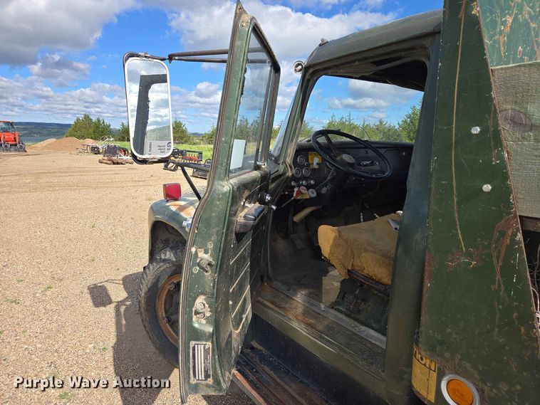 image for item DP8981 1978 International 1600 dump truck
