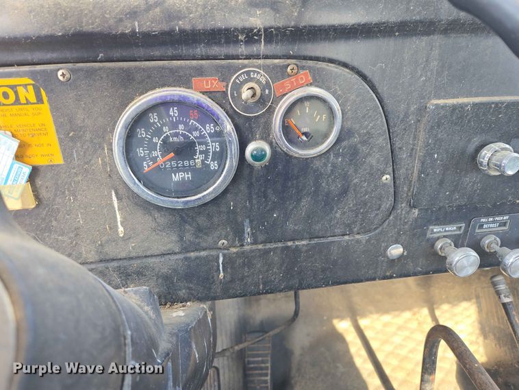 image for item DP8981 1978 International 1600 dump truck