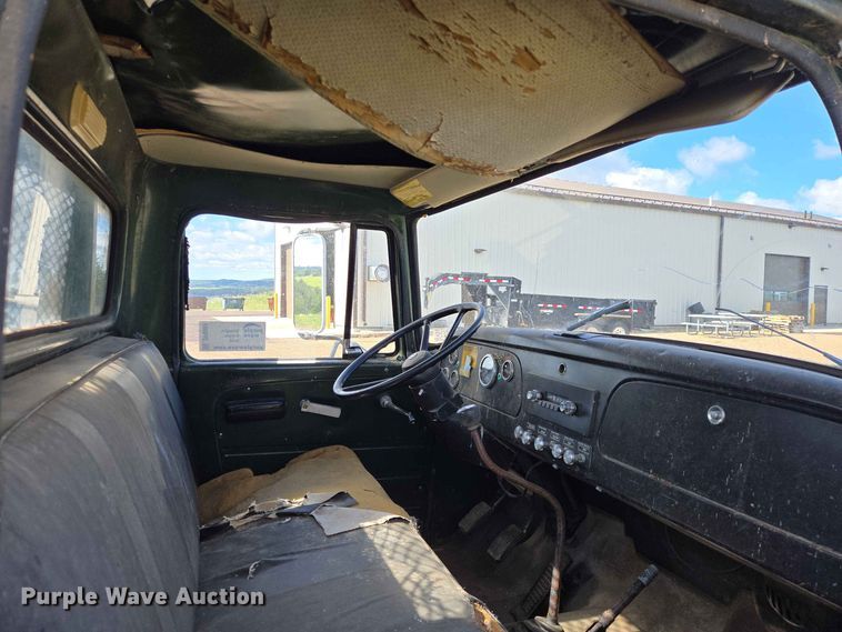 image for item DP8981 1978 International 1600 dump truck