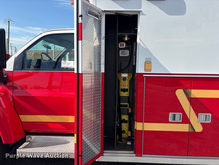 image for item DT2916 2007 Chevrolet C4500 ambulance