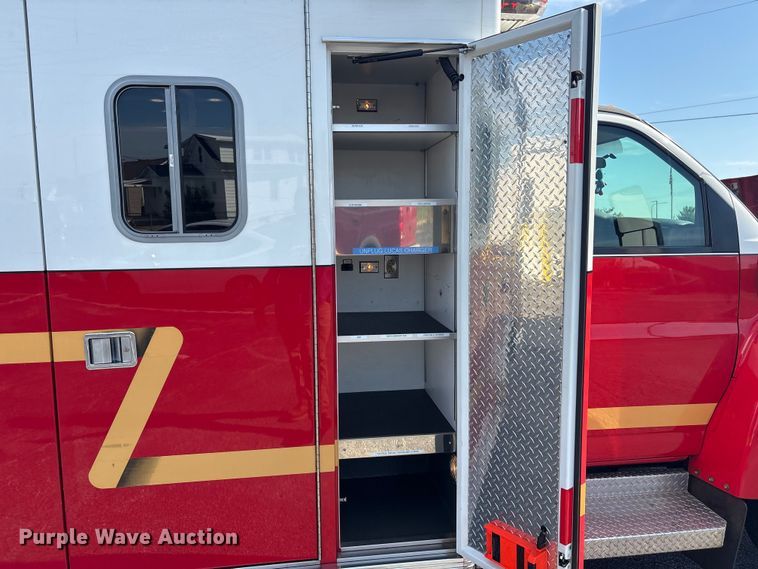 image for item DT2916 2007 Chevrolet C4500 ambulance