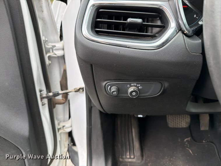 image for item DU8000 2020 Chevrolet Equinox SUV