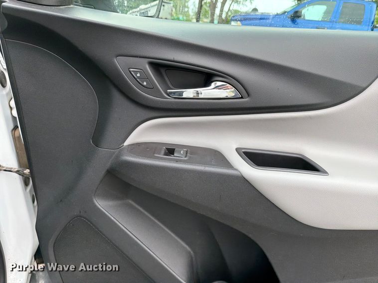 image for item DU8000 2020 Chevrolet Equinox SUV