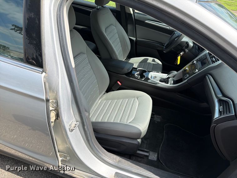 image for item DU8010 2016 Ford Fusion 