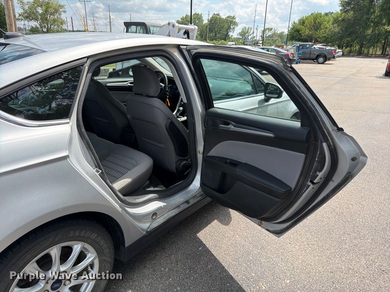 image for item DU8010 2016 Ford Fusion 