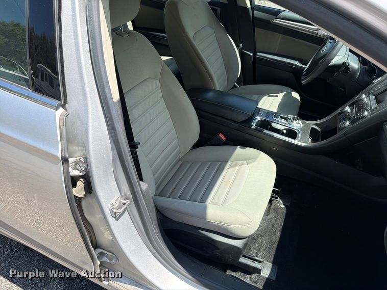 image for item DU8012 2017 Ford Fusion 