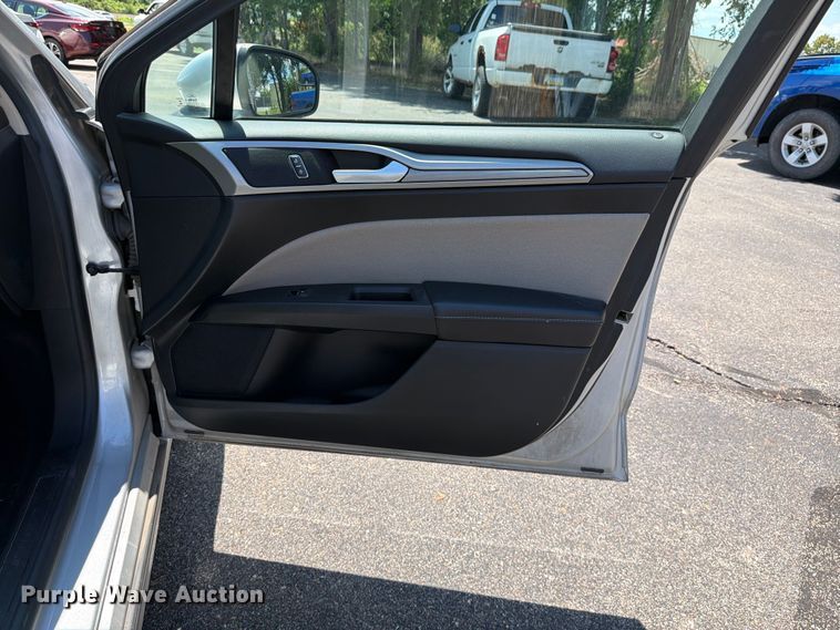 image for item DU8012 2017 Ford Fusion 