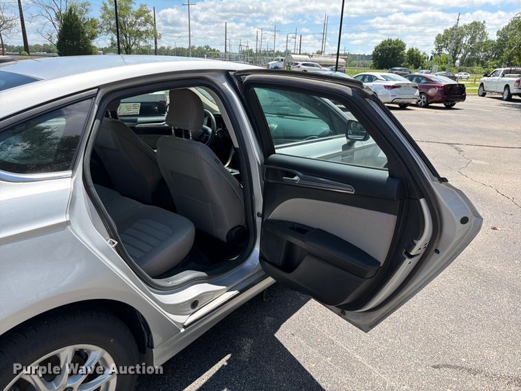 image for item DU8012 2017 Ford Fusion 