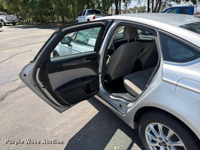 image for item DU8012 2017 Ford Fusion 