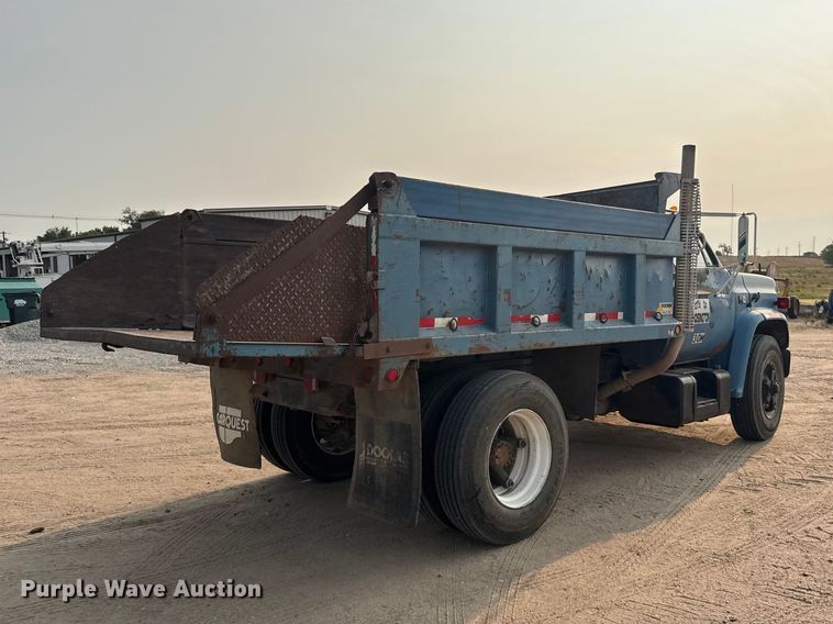 image for item DY3124 1986 GMC C7000 dump truck