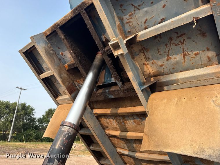 image for item DY3124 1986 GMC C7000 dump truck