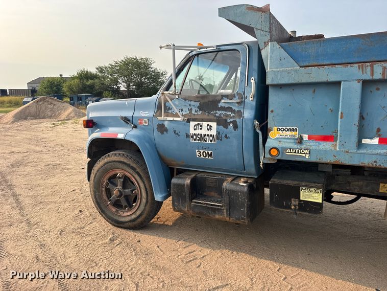 image for item DY3124 1986 GMC C7000 dump truck