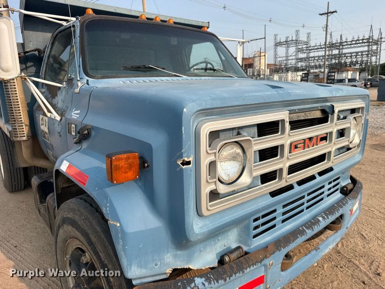 image for item DY3124 1986 GMC C7000 dump truck