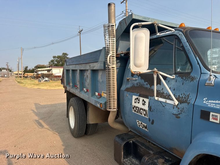 image for item DY3124 1986 GMC C7000 dump truck