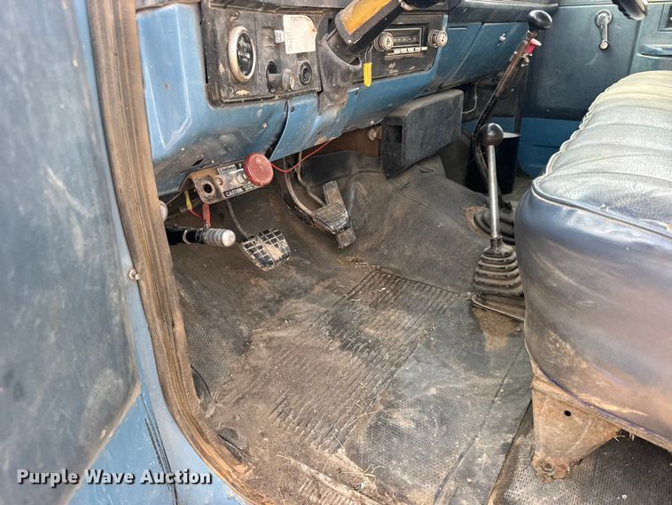 image for item DY3124 1986 GMC C7000 dump truck