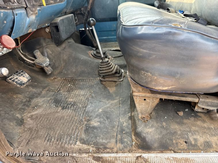image for item DY3124 1986 GMC C7000 dump truck