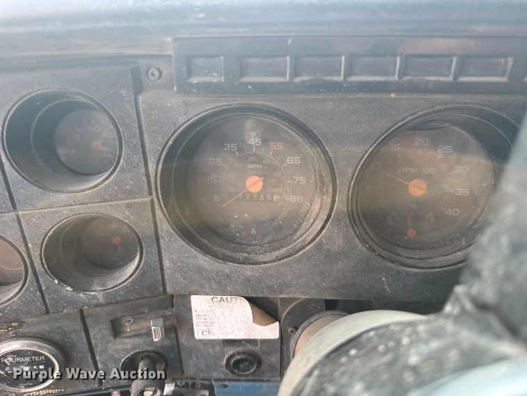 image for item DY3124 1986 GMC C7000 dump truck