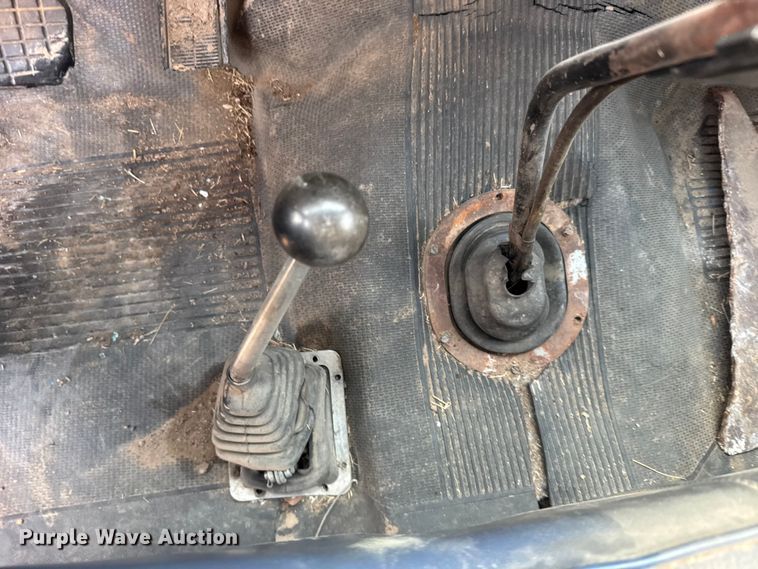 image for item DY3124 1986 GMC C7000 dump truck
