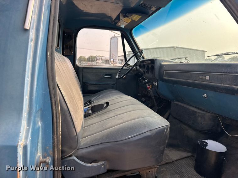 image for item DY3124 1986 GMC C7000 dump truck