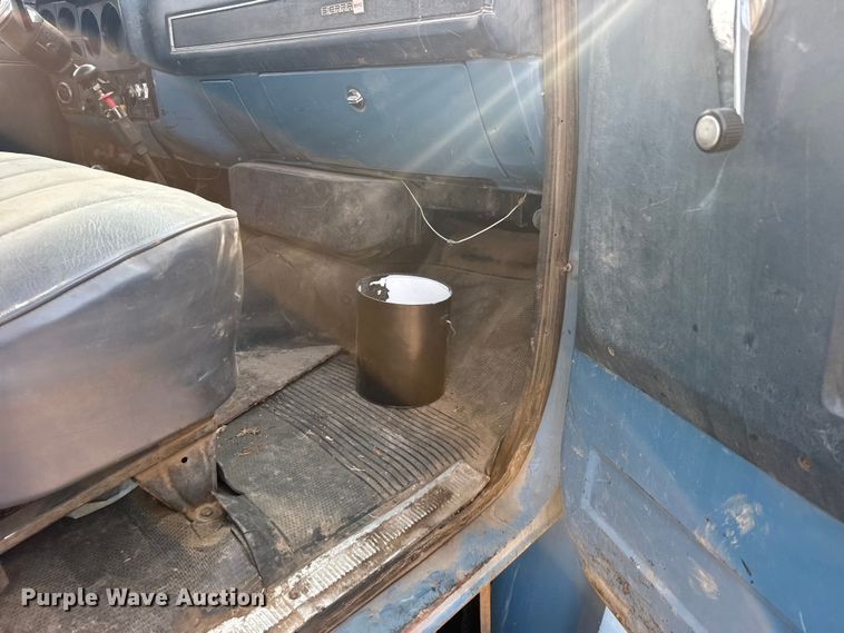 image for item DY3124 1986 GMC C7000 dump truck
