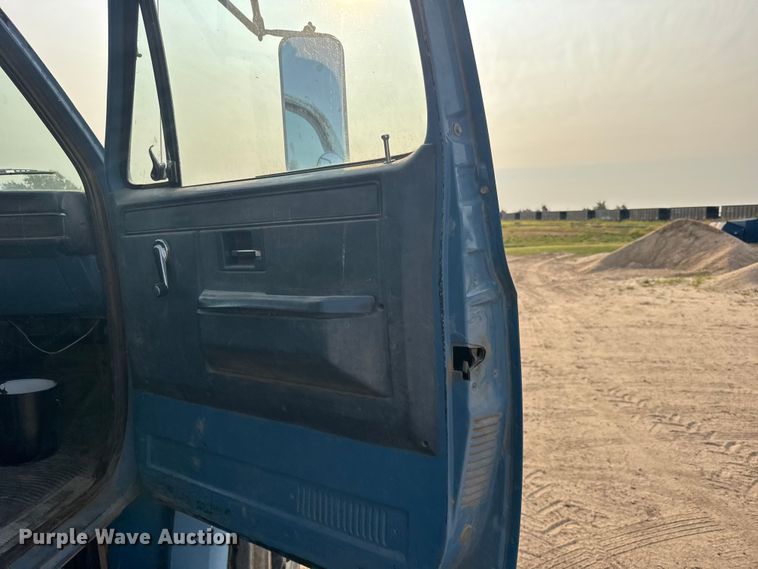 image for item DY3124 1986 GMC C7000 dump truck