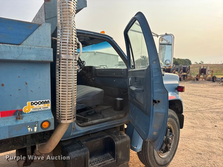 image for item DY3124 1986 GMC C7000 dump truck