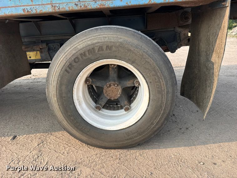 image for item DY3124 1986 GMC C7000 dump truck