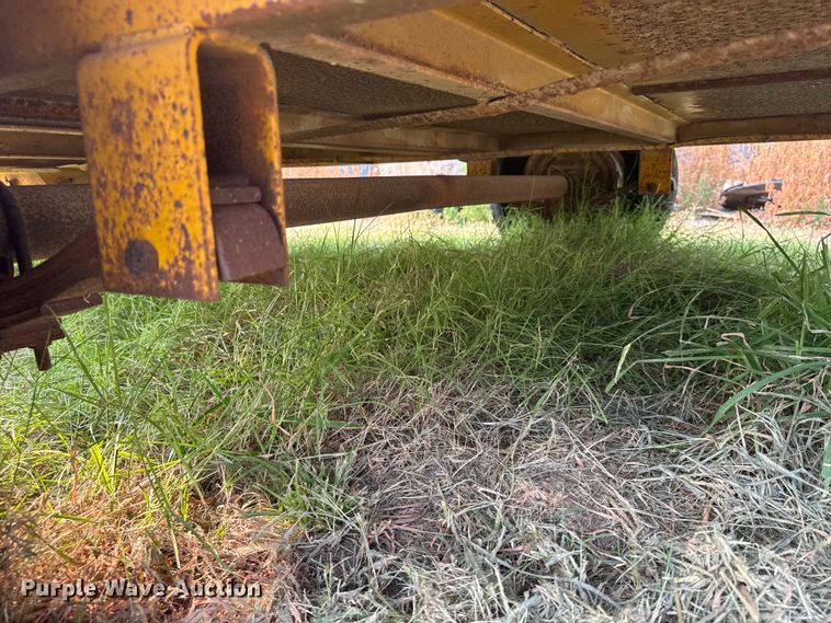 image for item DY3125 1988 Excel utility trailer