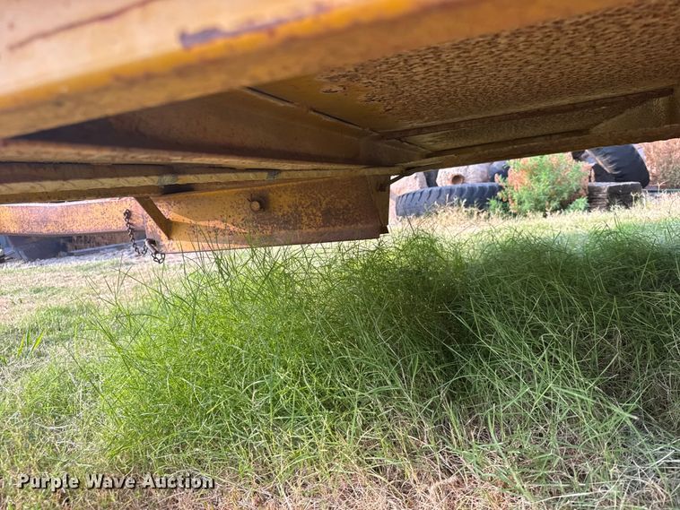 image for item DY3125 1988 Excel utility trailer