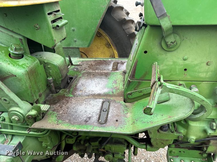 image for item DY3127 1965 John Deere 3020 tractor