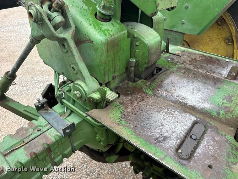 image for item DY3127 1965 John Deere 3020 tractor