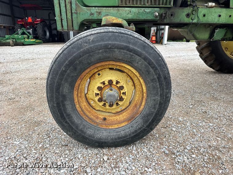 image for item DY3127 1965 John Deere 3020 tractor