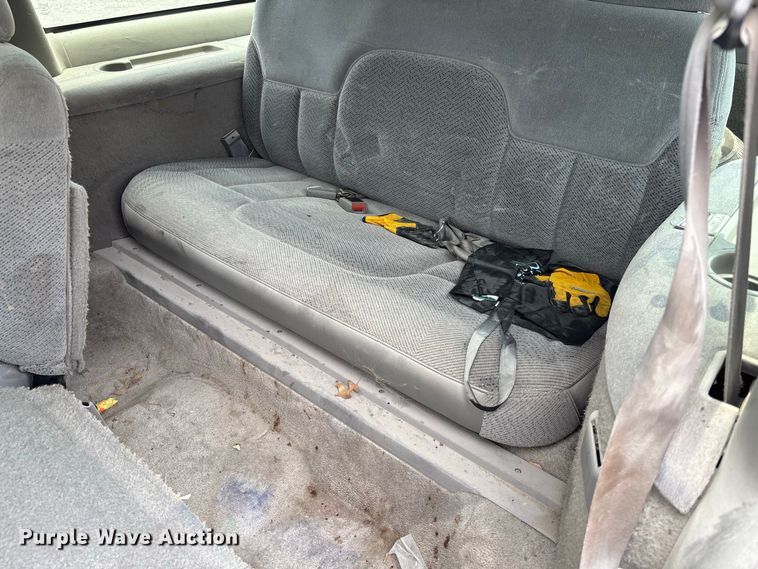 image for item DZ4500 1999 Chevrolet Suburban 1500 SUV