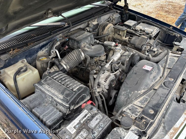 image for item DZ4500 1999 Chevrolet Suburban 1500 SUV