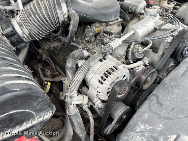 image for item DZ4500 1999 Chevrolet Suburban 1500 SUV