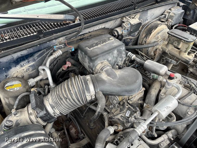 image for item DZ4500 1999 Chevrolet Suburban 1500 SUV