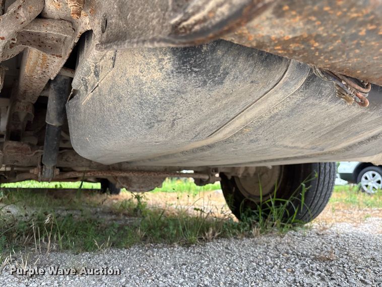 image for item DZ4500 1999 Chevrolet Suburban 1500 SUV