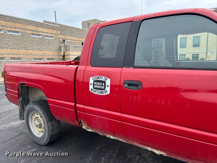 image for item DZ4501 2001 Dodge Ram 1500 Ext. Cab pickup truck
