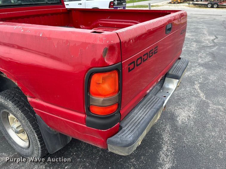 image for item DZ4501 2001 Dodge Ram 1500 Ext. Cab pickup truck