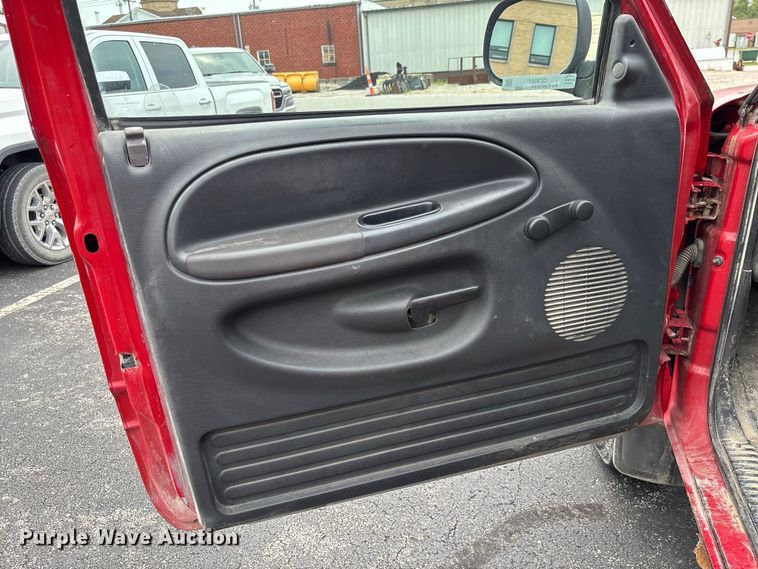image for item DZ4501 2001 Dodge Ram 1500 Ext. Cab pickup truck
