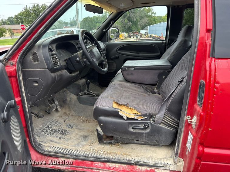 image for item DZ4501 2001 Dodge Ram 1500 Ext. Cab pickup truck