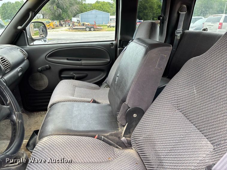 image for item DZ4501 2001 Dodge Ram 1500 Ext. Cab pickup truck