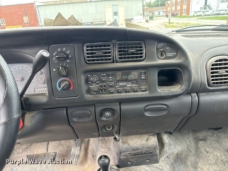 image for item DZ4501 2001 Dodge Ram 1500 Ext. Cab pickup truck