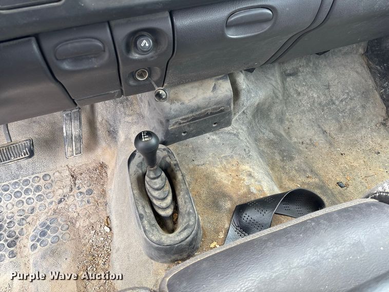 image for item DZ4501 2001 Dodge Ram 1500 Ext. Cab pickup truck