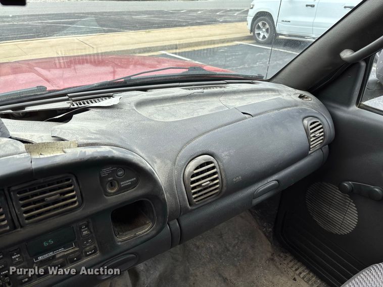 image for item DZ4501 2001 Dodge Ram 1500 Ext. Cab pickup truck