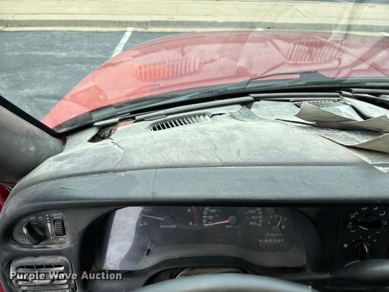 image for item DZ4501 2001 Dodge Ram 1500 Ext. Cab pickup truck